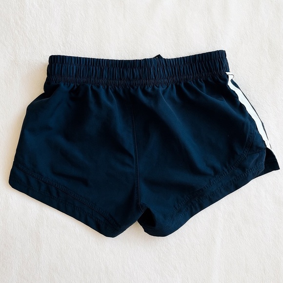Under armour youth medium lightweight athletic shorts - Picture 7 of 7